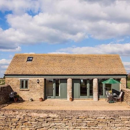 Secluded Romantic Cotswolds Barn - Sleeps 2 To 4 - Near Cirencester - Dog Friendly Villa Kemble Buitenkant foto