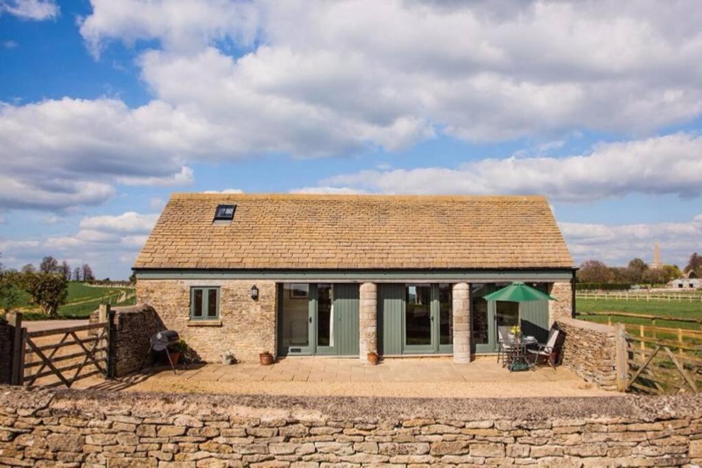 Secluded Romantic Cotswolds Barn - Sleeps 2 To 4 - Near Cirencester - Dog Friendly Villa Kemble Buitenkant foto